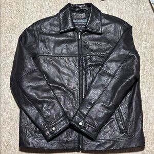 Men's medium Genuine leather coat soft medium weight zipper front quilted lined
